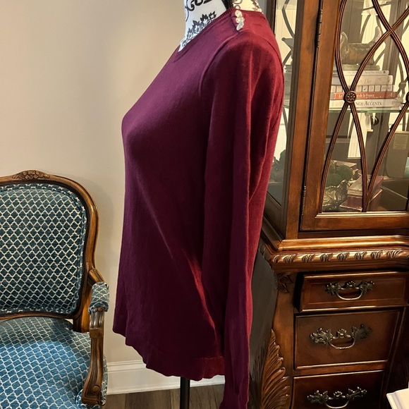 Loft sweater, burgundy size small with button detail - Picture 2 of 6